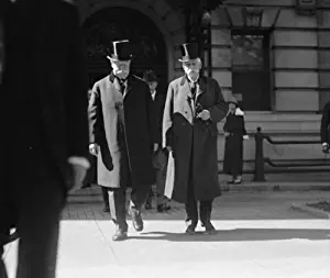 1924 photo Wm. Howard Taft & Justice Holmes at funeral of Mrs. Jos. McKenna, e5